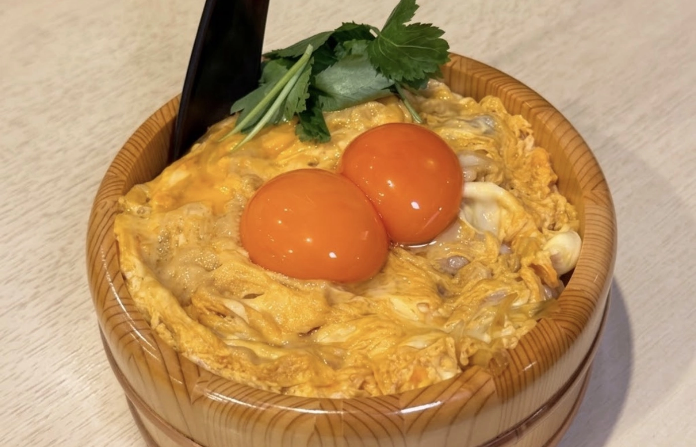 炭火酒処 いろどりのランチ（飲める親子丼）